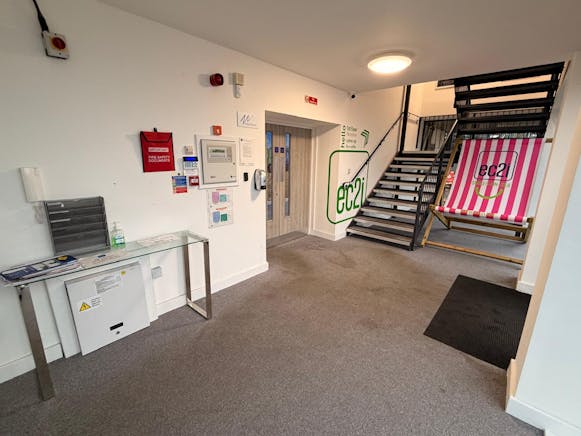 18-19 Aviation Way, Southend-on-Sea, Office To Let - IMG20251119WA0014.jpg