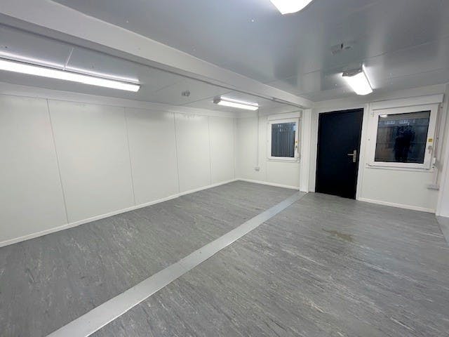 Yard and Site Office, Old Windsor, Industrial To Let - Office Interior i.jpg