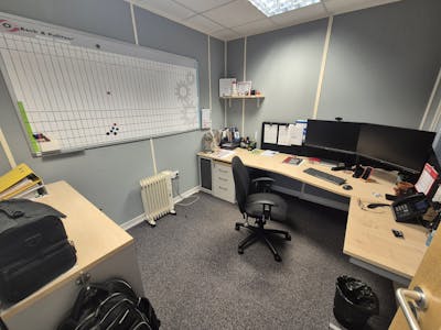 Unit D2, Meadowbank Business Park, Oldham, Industrial/Logistics To Let / For Sale - 20251020_112239.jpg