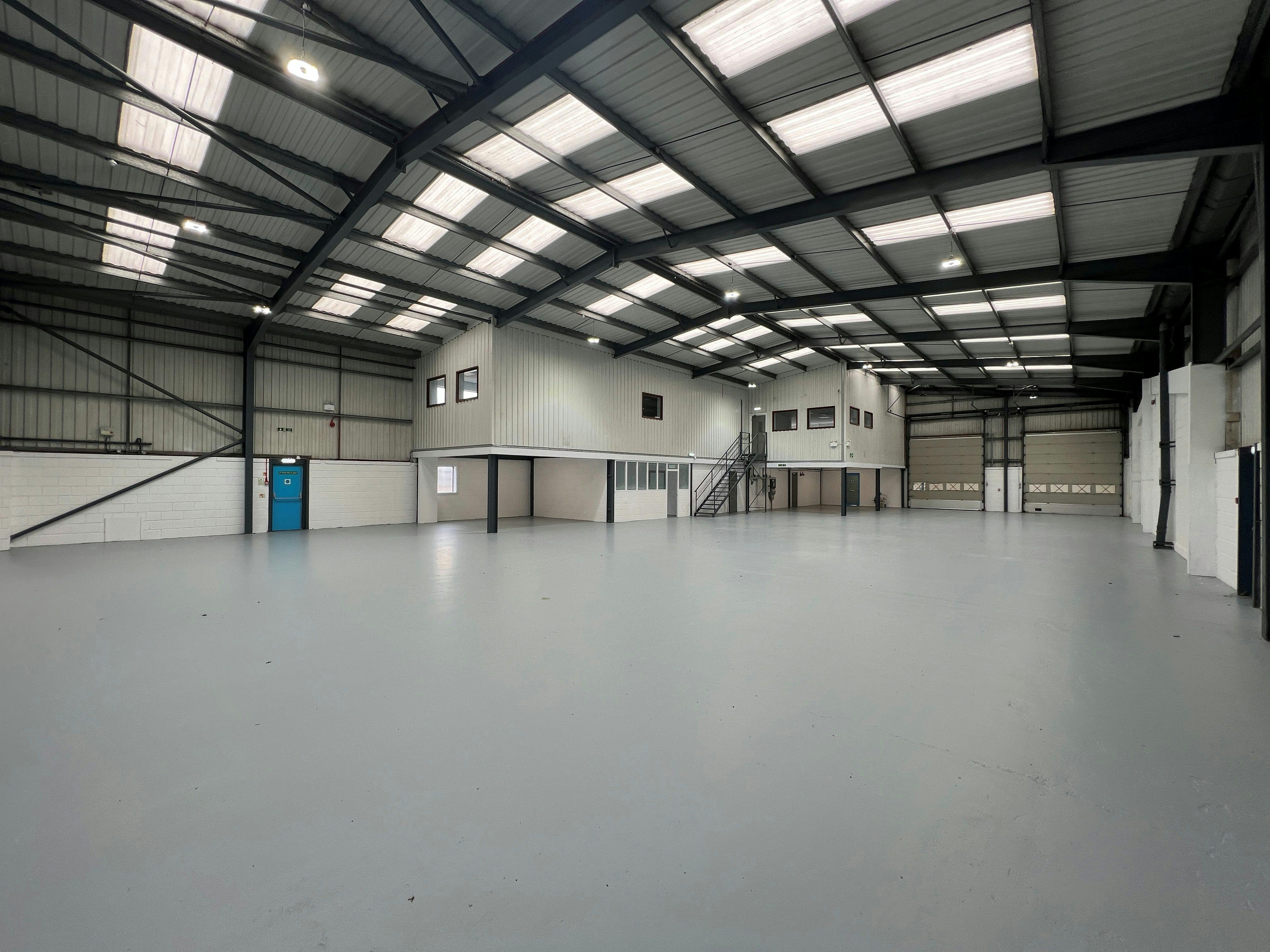 Industrial Unit in Waterlooville - photo 2