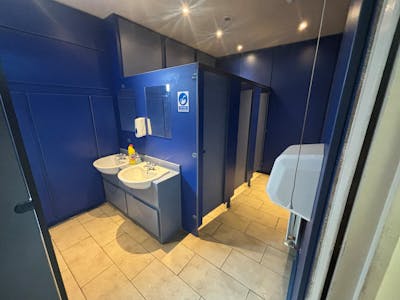 26 Progress Way, Croydon, Warehouse To Let - IMG_7449.jpg