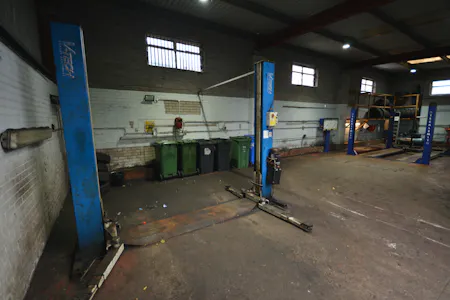 168 Rochdale Old Road, Bury, Workshops To Let - MOT testing