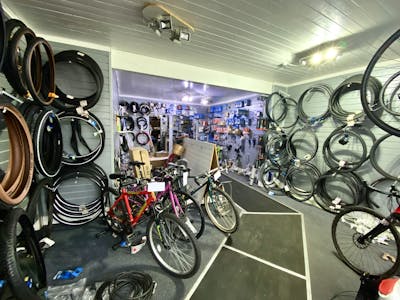 95-97 High Street South, Dunstable, Retail To Let - IMG_2358.JPG