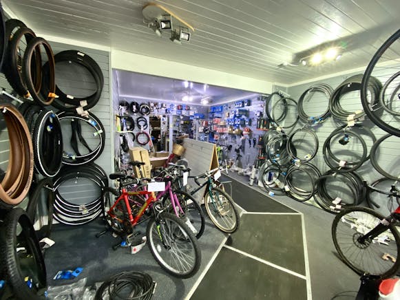 95-97 High Street South, Dunstable, Retail To Let - IMG_2358.JPG