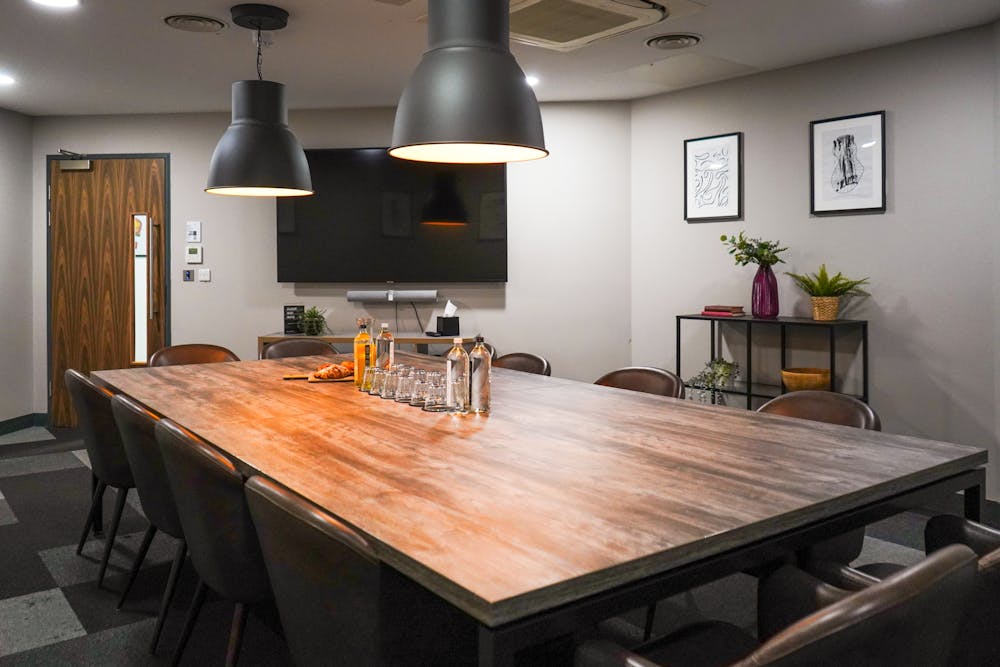 Serviced Offices - Avenue HQ, 10-12 East Parade - AHQ_EP_Boardroom.jpg