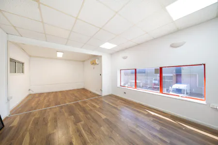 8 Peter James Enterprise Centre, Park Royal, Industrial To Let - 1534416 (10).jpg