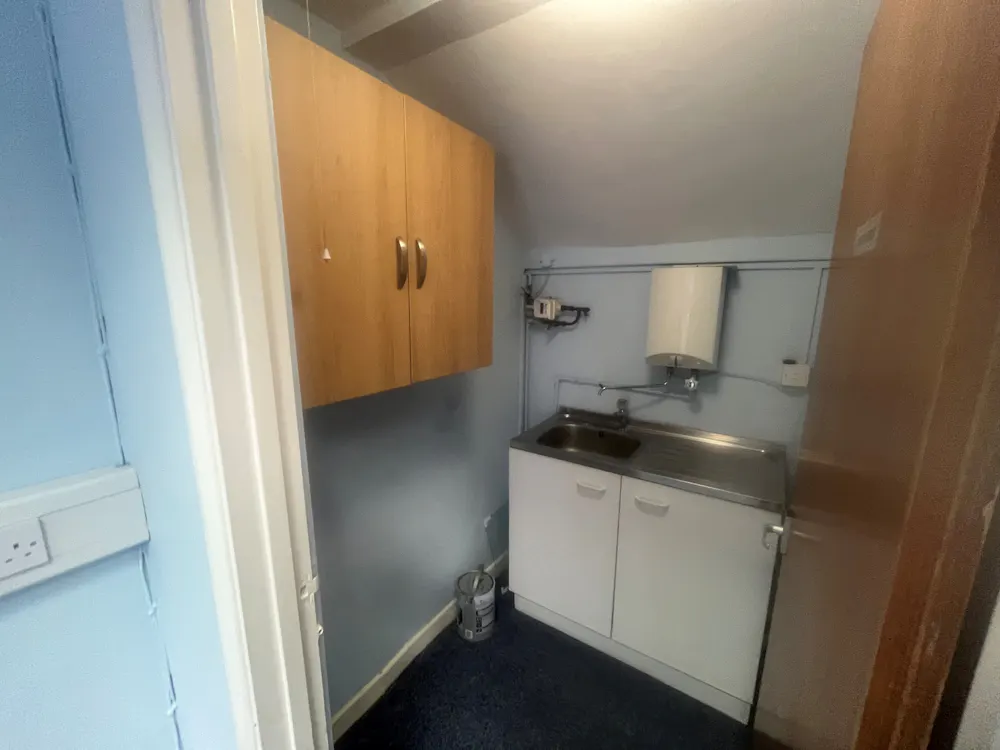 2nd Floor Offices, 40A Warwick Street - 40 office 2.jpg