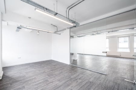 Universal House, 88-94 Wentworth Street, London, Office To Let - Universal Hse 34F  Low Res 23.jpg