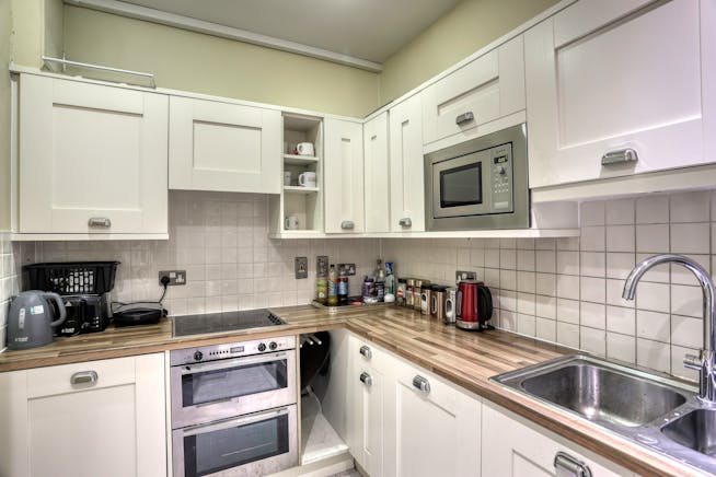 Inhurst House, Brimpton Road, Tadley, Leisure / Office / Other For Sale - AWP_6428_edit.jpg