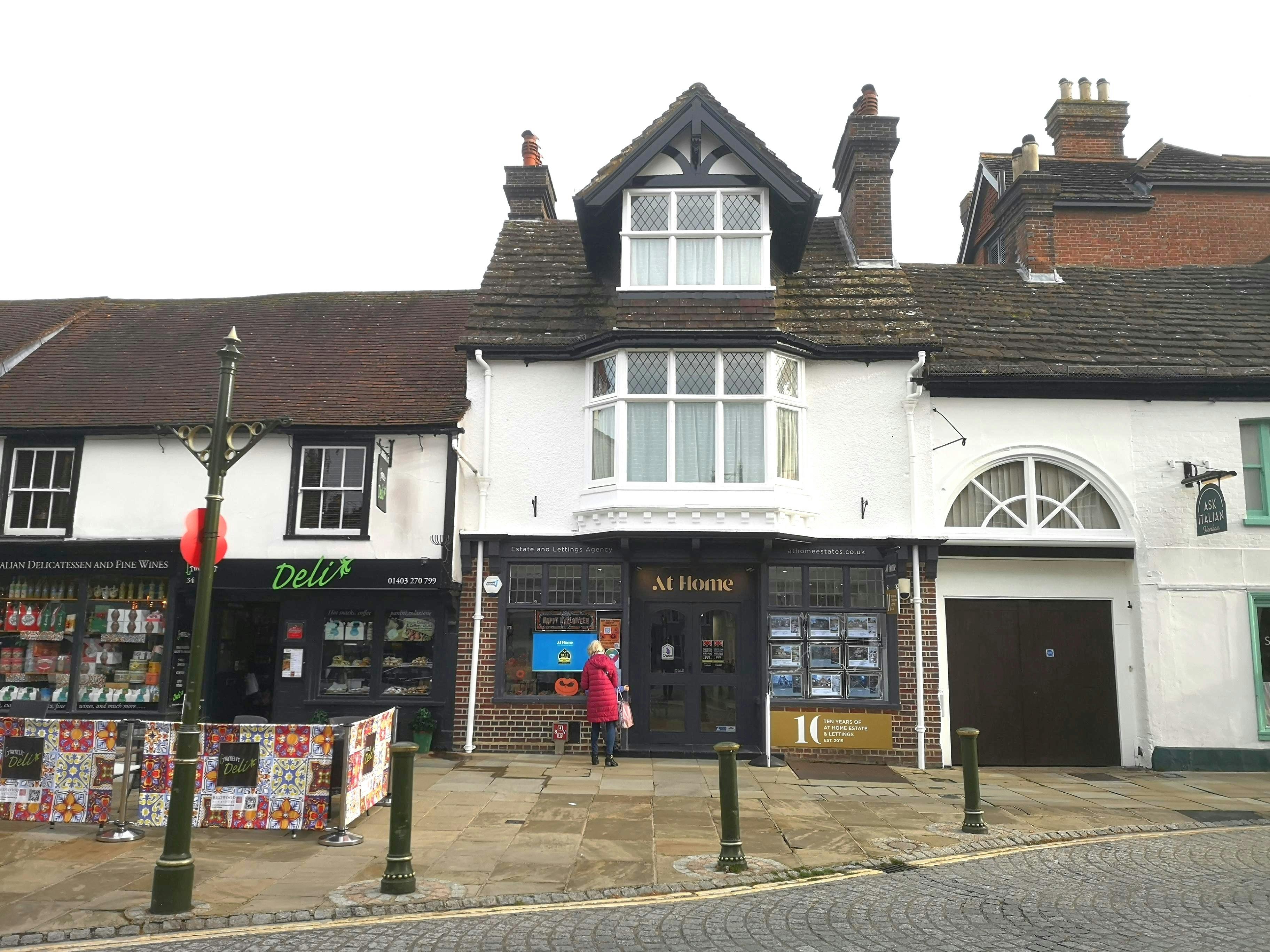 25 Piries Place, The Haybarn and Annexe, Horsham, Office / Other / Retail To Let - IMG_20251030_143432.jpg