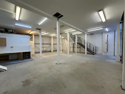 Unit 4 Aerodrome Road, Hendon, Industrial / Office To Let - 20260928_153659684_iOS.jpg