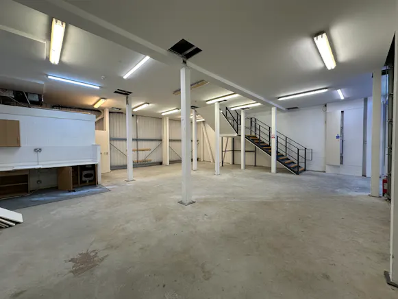 Unit 4 Aerodrome Road, Hendon, Industrial / Offices To Let - 20260928_153659684_iOS.jpg