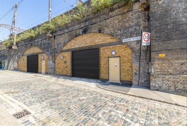 Railway Arch 452, London, Warehouse & Industrial To Let - 1.jpg - More details and enquiries about this property