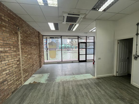 Harbour Island, Harbour Exchange Square, London, Restaurant / Restaurant / Retail To Let - IMG_9323.JPG