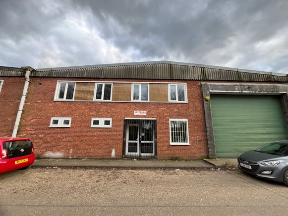 10 Park Street Industrial Estate, Aylesbury, Industrial For Sale - 20250312_164127803_iOS.jpg