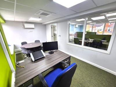386 Buxton Road, Stockport, Office / Retail To Let - 20250717_123436.jpg