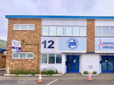 12 Station Close, Potters Bar, Industrial/Logistics / Office To Let / For Sale - Front image cropped.jpeg
