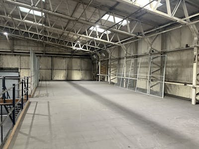 Hangar 1, Westcott Venture Park, Aylesbury, Industrial To Let - 20250716_125525646_iOS.jpg