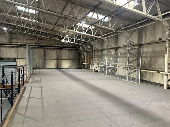 Hangar 1, Westcott Venture Park, Aylesbury, Industrial To Let - 20250716_125525646_iOS.jpg