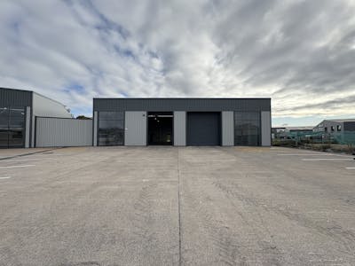 Units 18-20, Severnside Trading Estate, Textilose Road, Manchester, Industrial To Let - IMG_0877.JPG