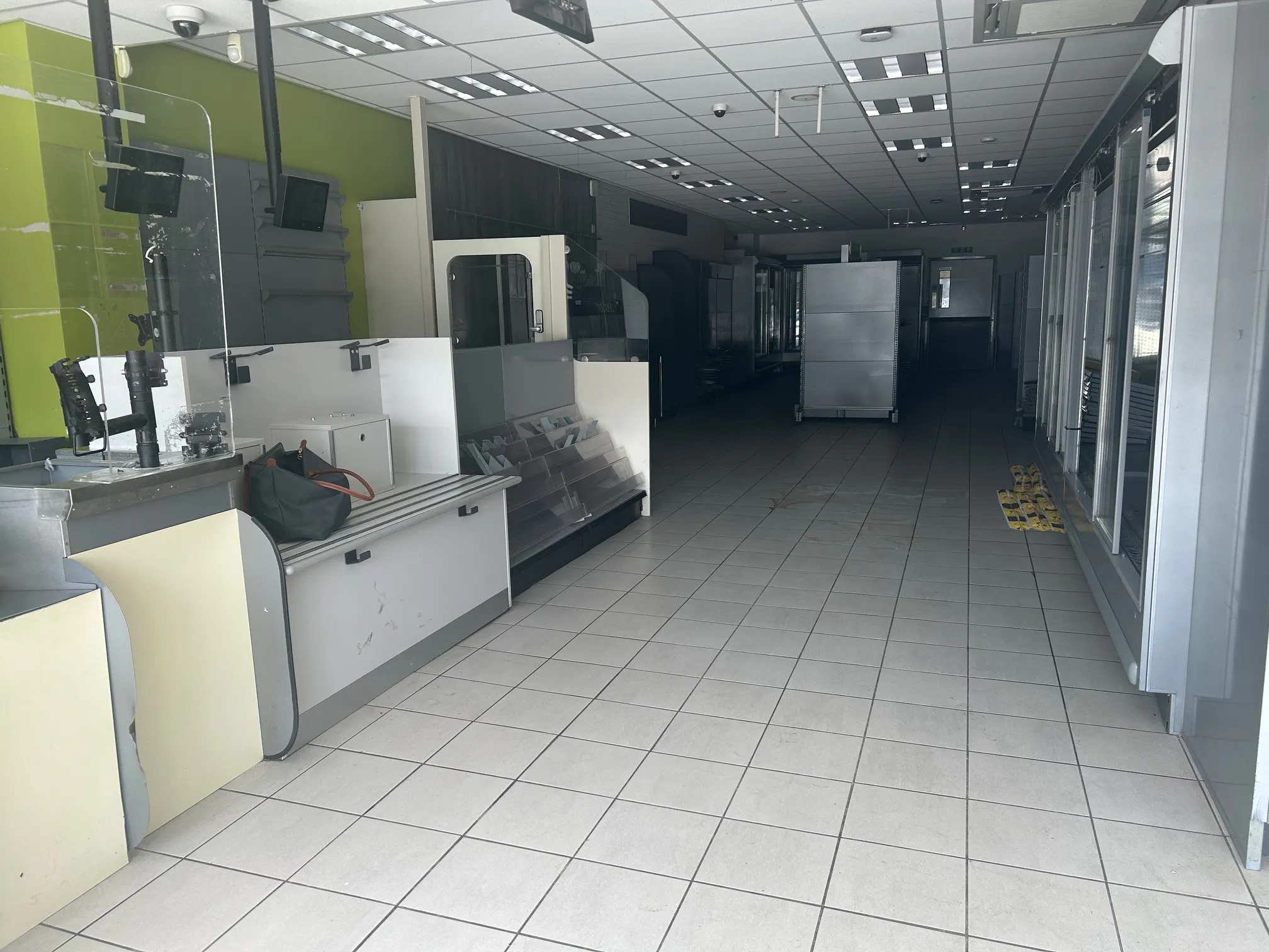 9-10 Market Place, Wokingham, Retail To Let - 3.jpg