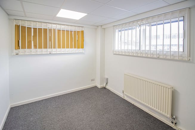 Unit 10, Britannia Industrial Estate, Poyle, Industrial / Warehouse To Let - 6 _1.jpg