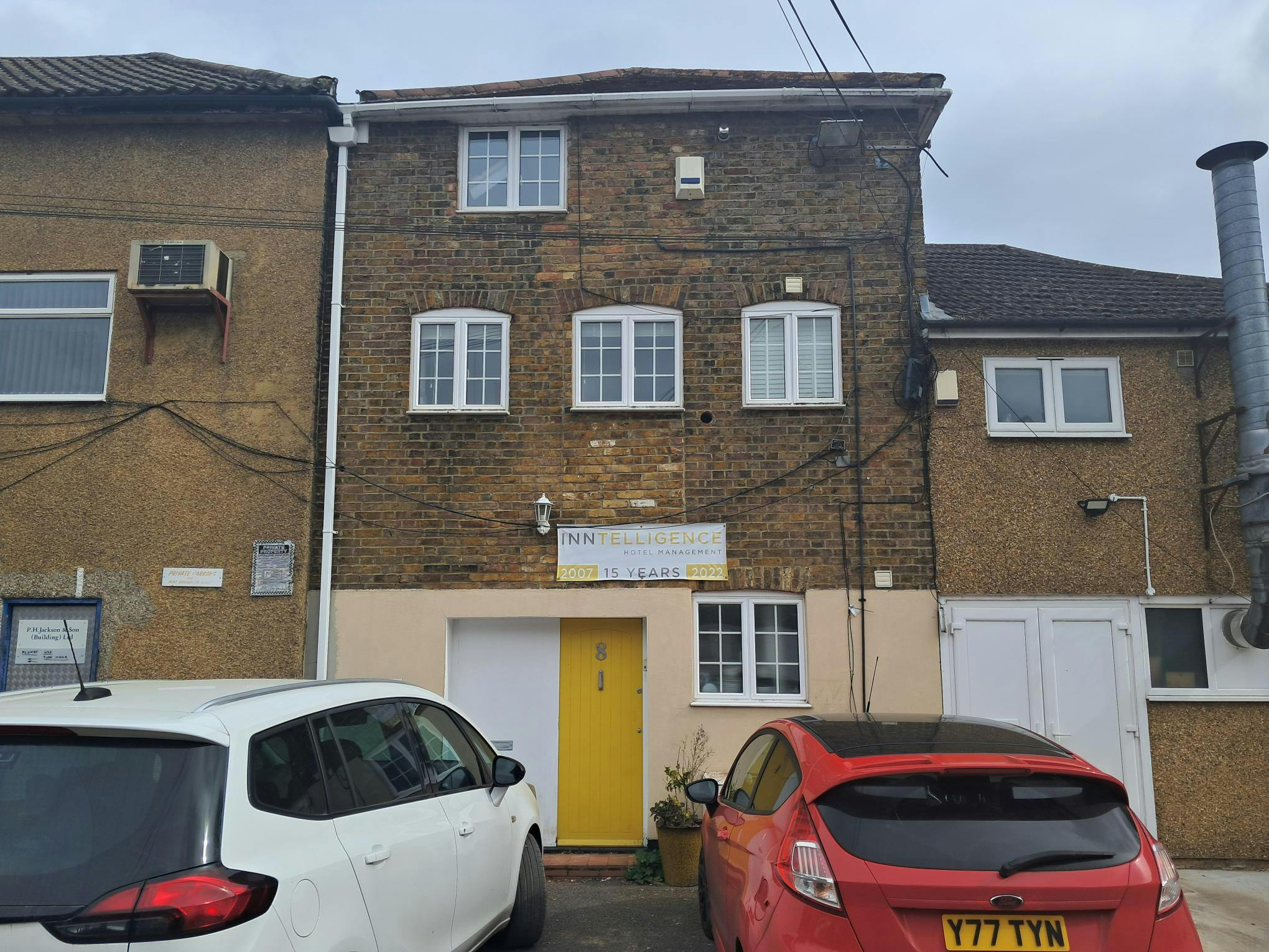 8 Freestone Yard, Slough, Industrial / Offices / Other For Sale - 1000001602.jpg