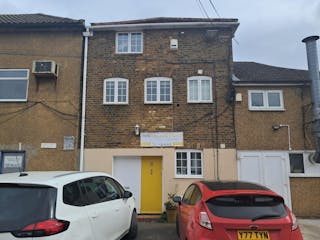 8 Freestone Yard, Slough, Industrial / Offices / Other For Sale - 1000001602.jpg
