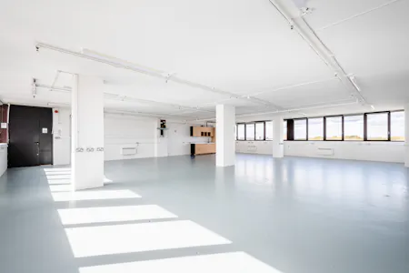 Regent Studios - 8 Andrews Road, London, Office To Let - Regent Studios 76 - Low Res  3.jpg