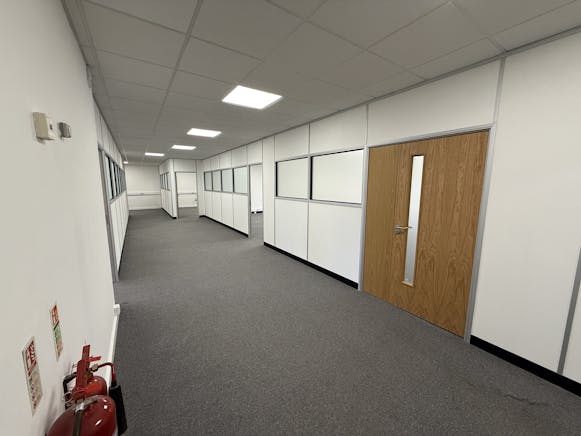 Unit 9,Centech Park, Fringe Meadow Road, Redditch, Office To Let - Image 4