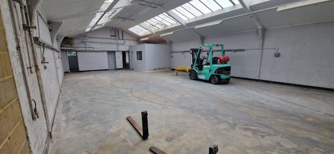 3 Bowlers Croft, Basildon, Industrial To Let - f68fd537721741ffa14de1e9bd5b02b1.jpg