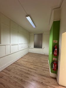 21, 21a & 21b Victoria Road, Surbiton, Investment - Mixed use / Investment - Office / Investment - Retail & Leisure For Sale - IMG_6985.jpg