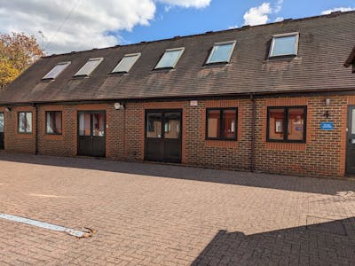 Studley Court, Guildford Road, Chobham, Office To Let - PXL_20260420_104105162.MP.jpg
