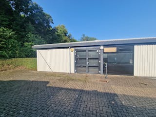 Unit 4 Hassocks Wood Business Centre, Basingstoke, Industrial To Let - 9147c64c88194cc6bfd67dac74bf08f1.JPG