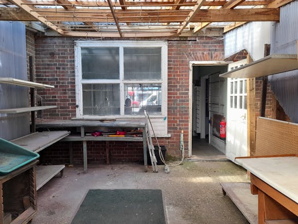 Ground Floor and Rear Land, 126 Central Road, Worcester Park, Retail To Let - 20250701_095104.jpg