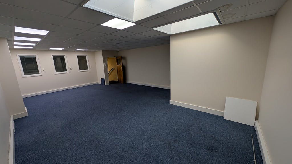 Industrial Unit in Lymington - photo 3