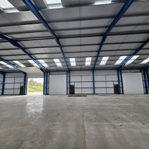 Units 1-2, Phase 1, Tewitts Farm, Uckfield, Industrial To Let - 20260310_093803_resized.jpg