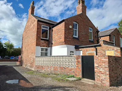 31 Tatton Street, Knutsford, Residential / Retail To Let - Media (8).jpeg