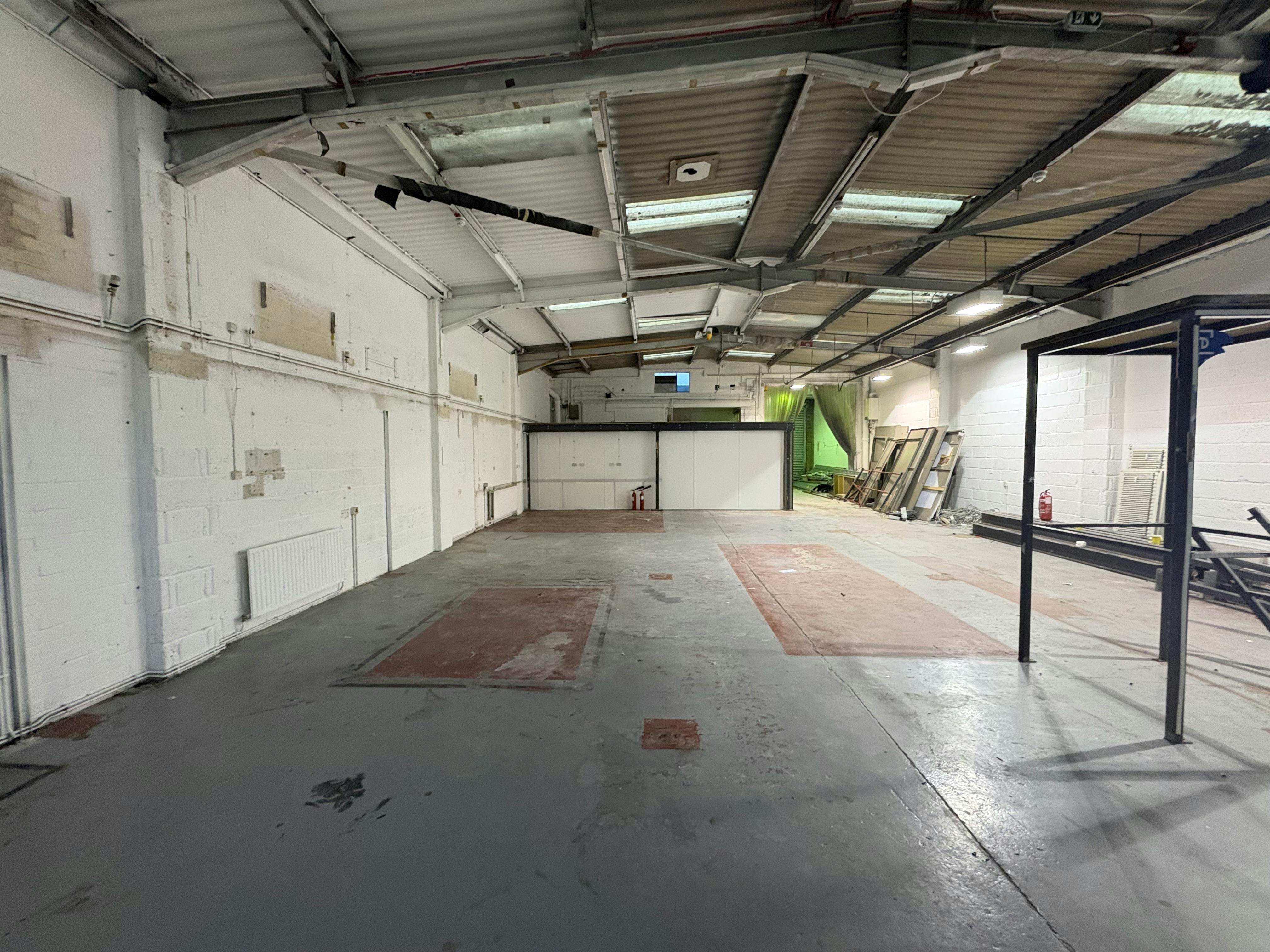 Industrial Unit in Southampton - photo 2