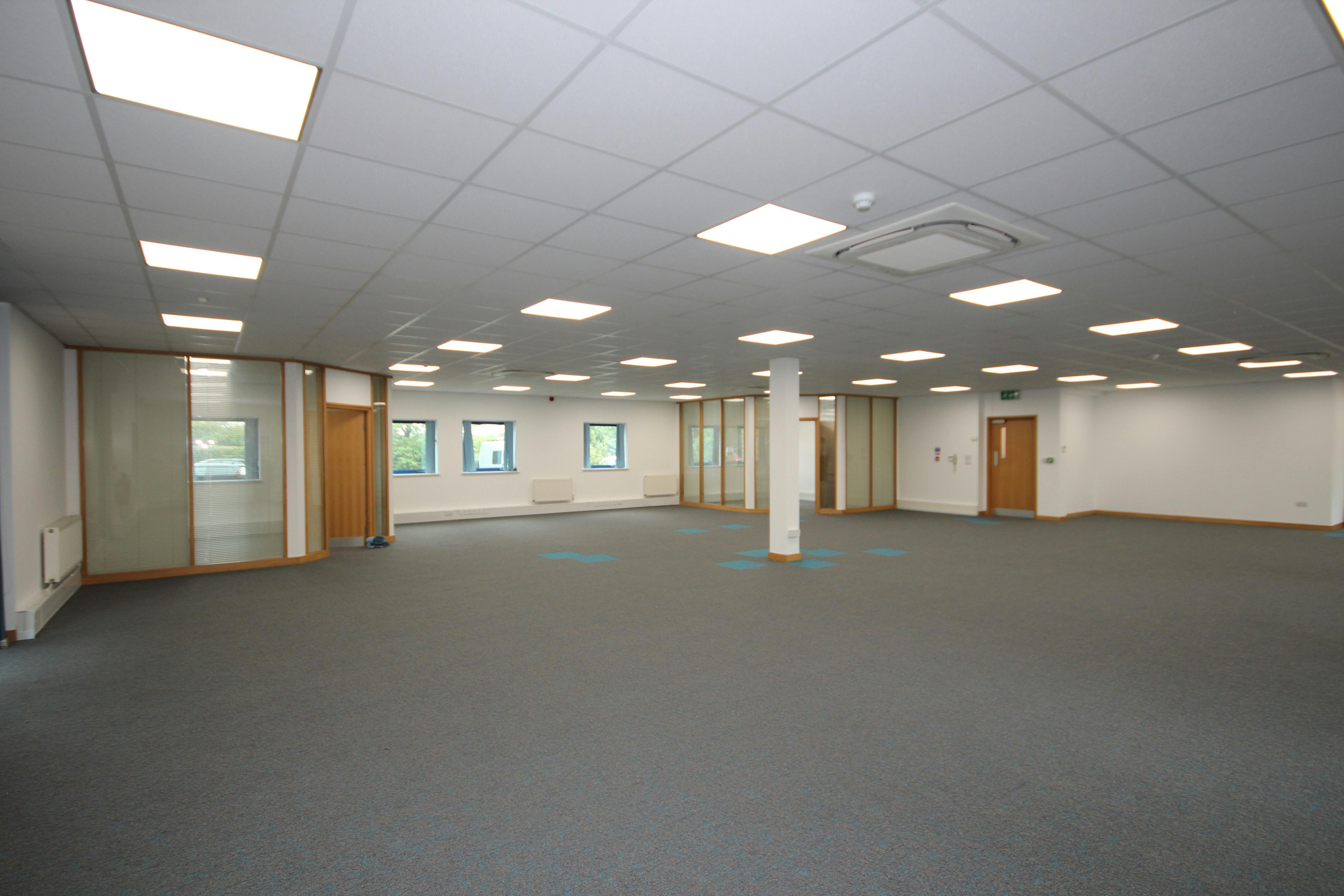 Office in Halesowen - photo 2