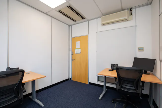 Alexandra Gate Business Centre, Cardiff, Offices To Let - A17 (2 persons).JPG