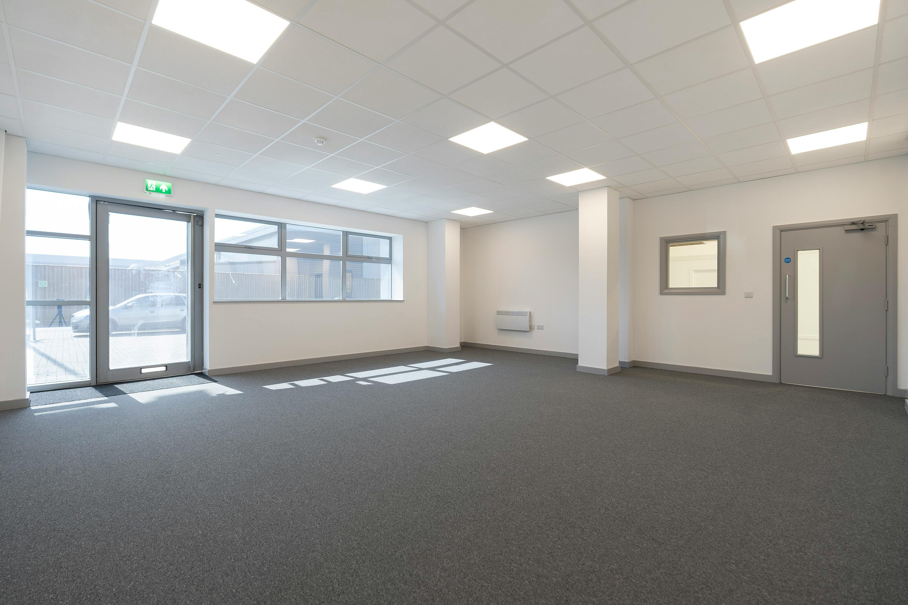 Industrial Unit in Portsmouth - photo 3