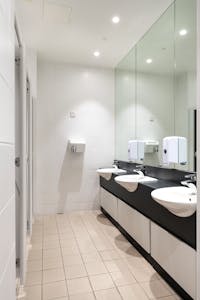 1 Whittington Avenue, London, Office To Let - WhittingtonAve-41-4thflr.jpg