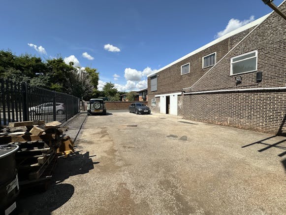 Unit 8, Alexander House, Thame Road, Haddenham, HP17 8BY, Haddenham, Industrial / Office To Let - IMG_1796.jpeg