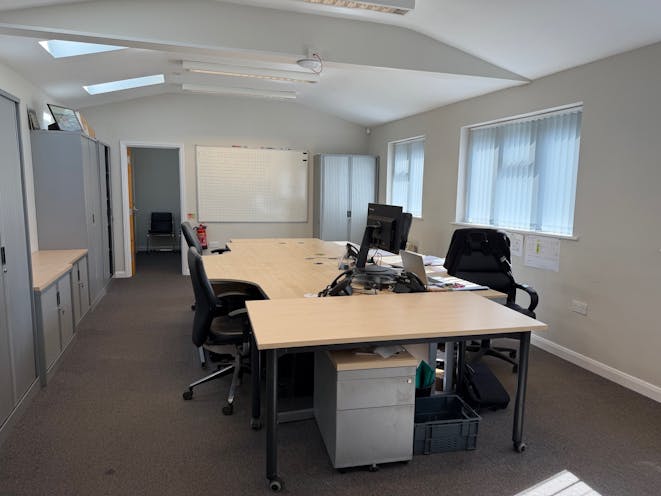 Silver Birches Yard, Reading, Industrial / Warehouse / Open Storage To Let - i.jpg