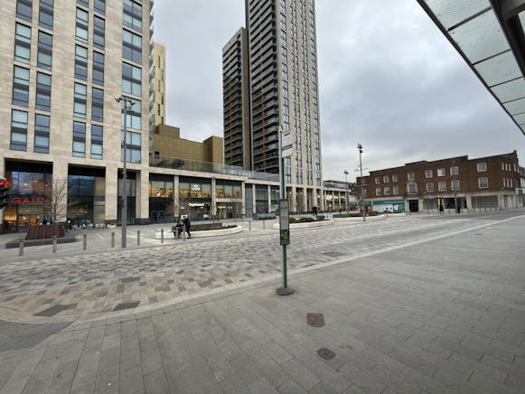 28 High Street, Woking, Retail To Let - IMG_5519.JPEG