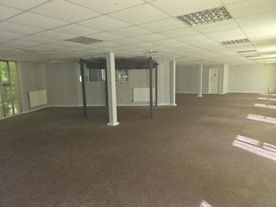 Airbourne Industrial Estate, Leigh-On-Sea, Office To Let - IMG20250613WA0017.jpg