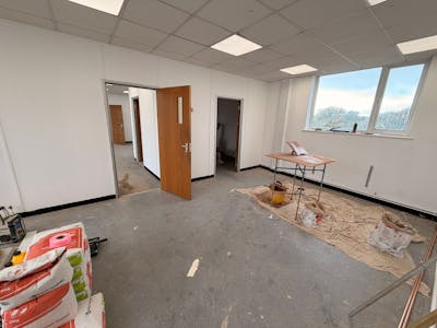 11 Totman Crescent, Rayleigh, Industrial / Office To Let - IMG20251031WA0018.jpg