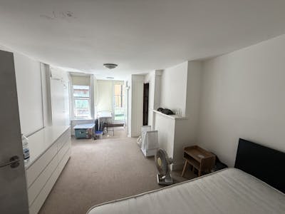 Prime Mixed-Use Fitzrovia Building, 89 Charlotte Street, London, Investment / Mixed Use / Residential For Sale - IMG_1071.jpg