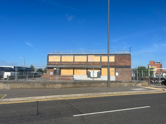 Former Lloyds Bank, 2 Gatehouse Road, Aylesbury For Sale - IMG_2925.JPG